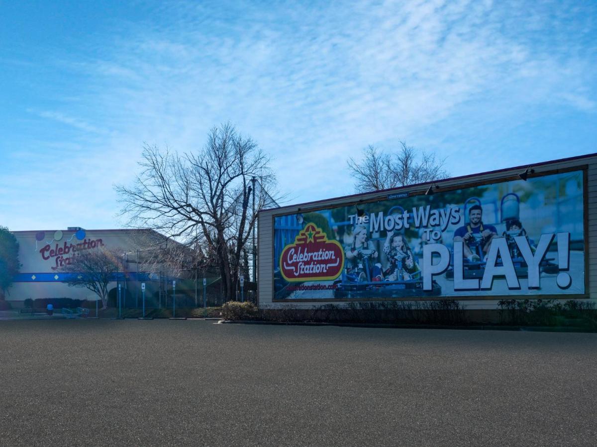 Holiday Inn Express & Suites Greensboro - I-40 Atwendover By Ihg Exterior foto